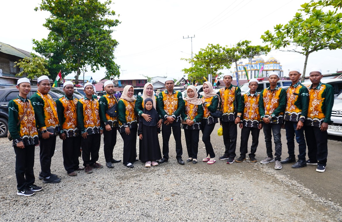 PemDes Mangkalawat Ikut Meriahkan Pawai Kafilah MTQ ke 48 Se Kabupaten Banjar di Kec. Astambul